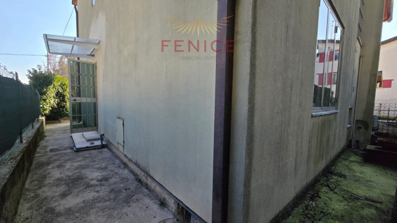 Proponiamo in vendita una rara opportunità: bifamiliare di 120mq situata nella ricercata zona res...