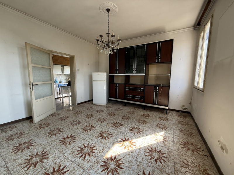 Proponiamo ad Abano Terme casa singola su lotto di 500 mq, ideale per chi desidera personalizzare...