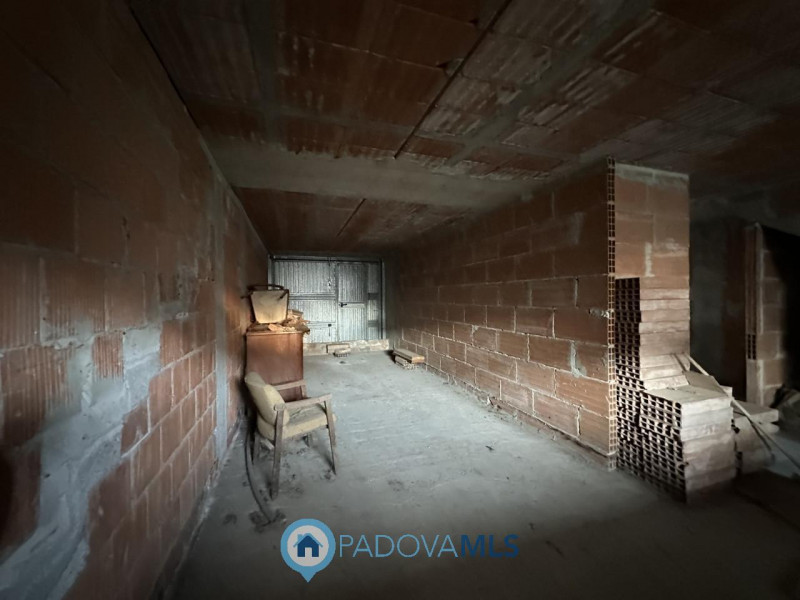 Immobile in esclusiva al Gruppo Padova MLS
A Due Carrare, in posizione comoda ai principali servi...