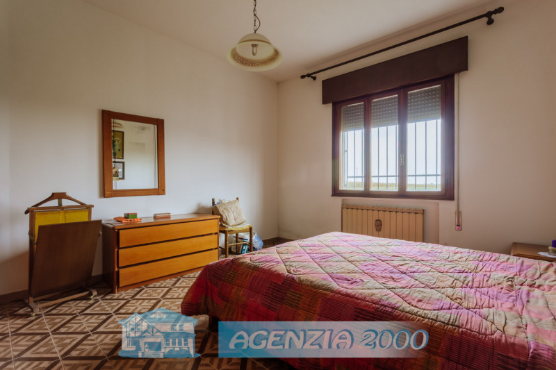 A BOVOLENTA FUORI PAESE LONTANO DAI RUMORI DELLA CITTA' LA TUA CASA TI ASPETTA !!! OTTIMA OPPORTU...