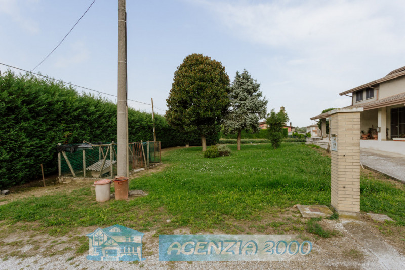 A BOVOLENTA FUORI PAESE LONTANO DAI RUMORI DELLA CITTA' LA TUA CASA TI ASPETTA !!! OTTIMA OPPORTU...