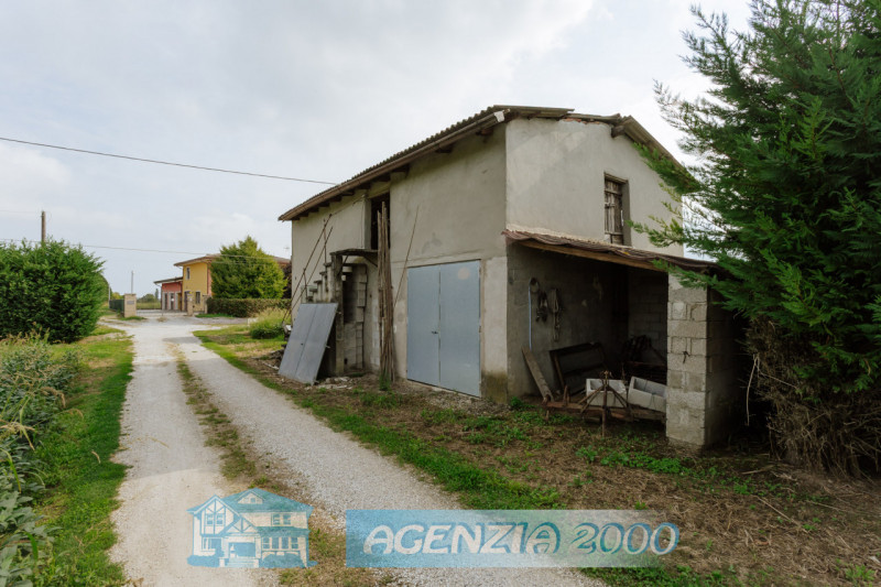 A BOVOLENTA FUORI PAESE LONTANO DAI RUMORI DELLA CITTA' LA TUA CASA TI ASPETTA !!! OTTIMA OPPORTU...