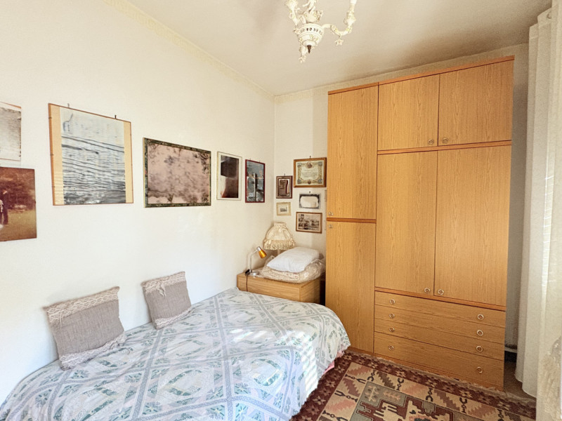 In posizione centrale e tranquilla, proponiamo in vendita casa singola costruita negli anni ’70, ...