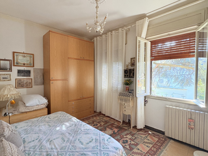 In posizione centrale e tranquilla, proponiamo in vendita casa singola costruita negli anni ’70, ...