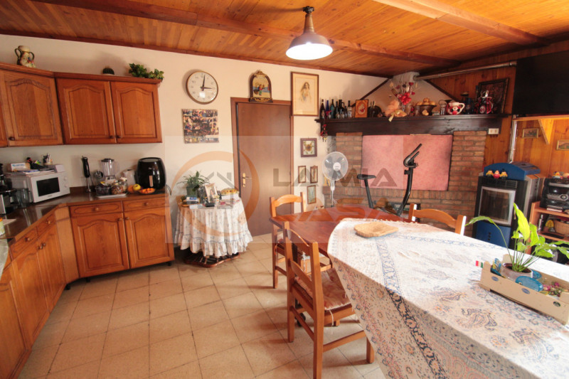 Legnaro -  Porzione di bifamiliare tutta al piano terra.  E' la casa ideale per chi cerca grandi ...