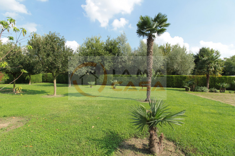 Legnaro -  Porzione di bifamiliare tutta al piano terra.  E' la casa ideale per chi cerca grandi ...