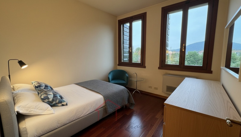 SELVAZZANO DENTRO (PD) – GOLF CLUB LA MONTECCHIA
Elegante casa a schiera con terrazza privata, ga...