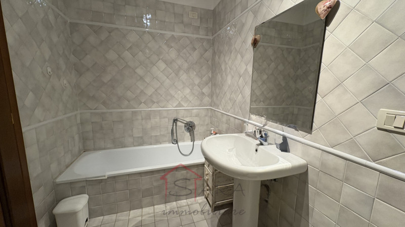 SELVAZZANO DENTRO (PD) – GOLF CLUB LA MONTECCHIA
Elegante casa a schiera con terrazza privata, ga...