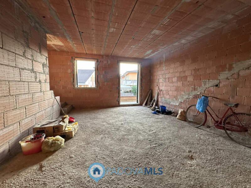 Immobile in esclusiva al Gruppo Padova MLS
A Due Carrare, in posizione comoda ai principali servi...