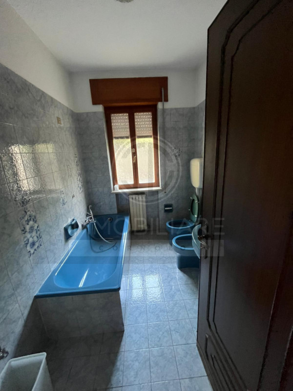 L'AGENZIA IMMOBILIARE CORNOLO' PROPONE IN VENDITA UN APPARTAMENTO TRICAMERE IN ZONA SEMICENTRALE ...