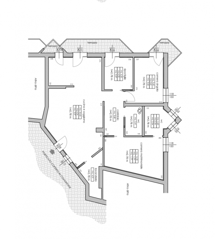 Nel cuore di Vittorio Veneto, proponiamo in vendita un elegante appartamento trilocale di ben 125...