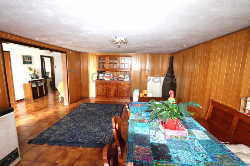 Casa singola con giardino privato di c.a. 300 mq, situata in contesto tranquillo. L'abitazione si...