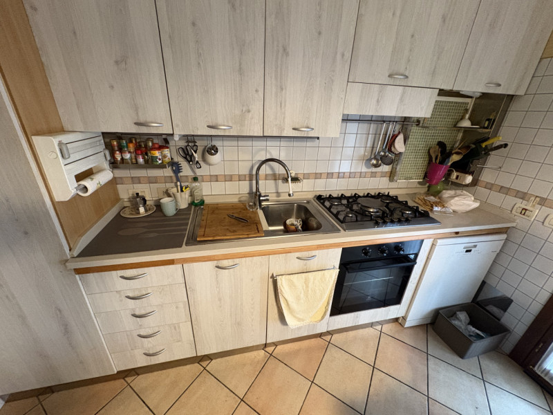 AFFITTASI STANZA ALL'INTERNO DI CASA INDIPENDENTE ZONA MONTA' PONTEROTTO PADOVA OVEST:

Affittasi...