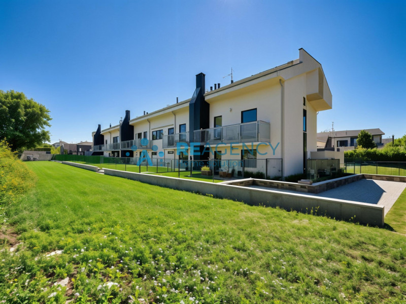 Scopri l’ultima esclusiva opportunità abitativa nel cuore di Creazzo! Proponiamo in vendita un el...