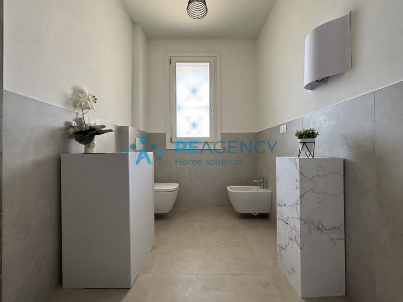 Scopri l’ultima esclusiva opportunità abitativa nel cuore di Creazzo! Proponiamo in vendita un el...