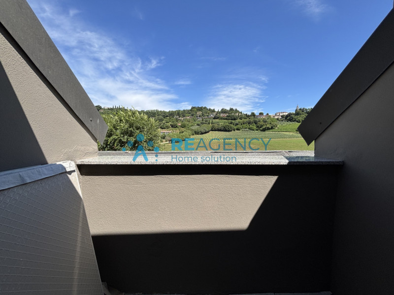 Scopri l’ultima esclusiva opportunità abitativa nel cuore di Creazzo! Proponiamo in vendita un el...