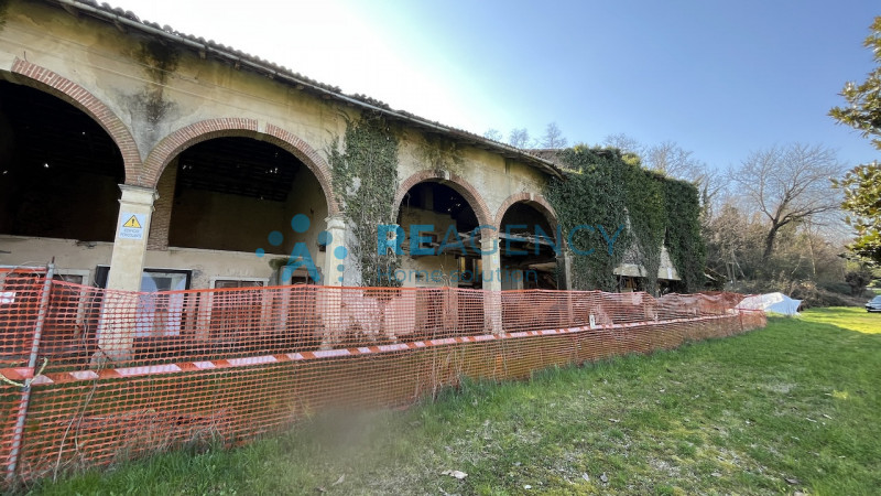 Cornedo Vicentino - Scopri un'opportunità irripetibile nelle colline di Cornedo Vicentino! 
Quest...