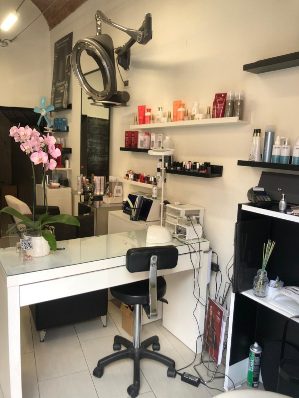 Firenze Affitto Attivita commerciale parrucchiere uomo/donna