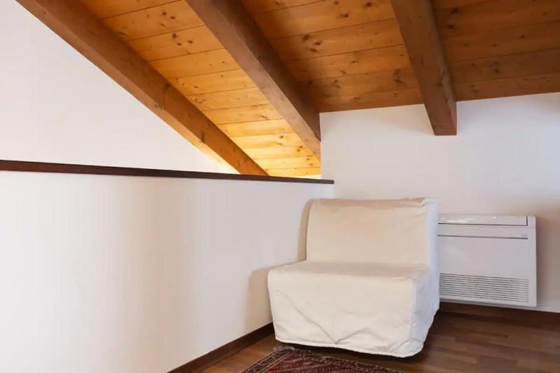 PADOVA VICINANZE PRATO DELLA VALLE - Situato a pochi metri di distanza da una delle più belle pia...