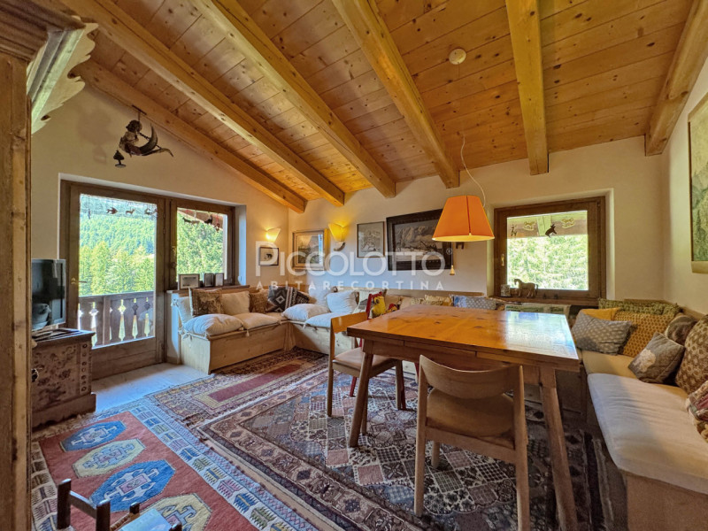 Rif. A5350 - Disponibile per la stagione invernale a Cortina d'Ampezzo, accogliente attico con so...