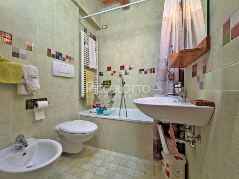 Rif. A5350 - Disponibile per la stagione invernale a Cortina d'Ampezzo, accogliente attico con so...