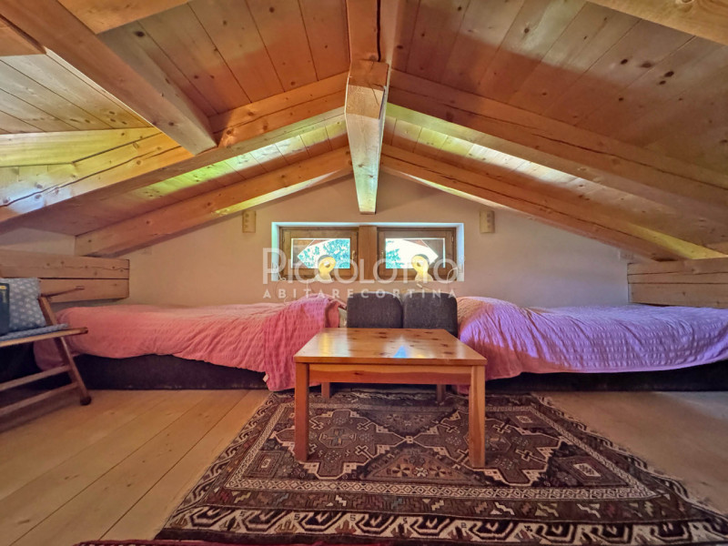 Rif. A5350 - Disponibile per la stagione invernale a Cortina d'Ampezzo, accogliente attico con so...