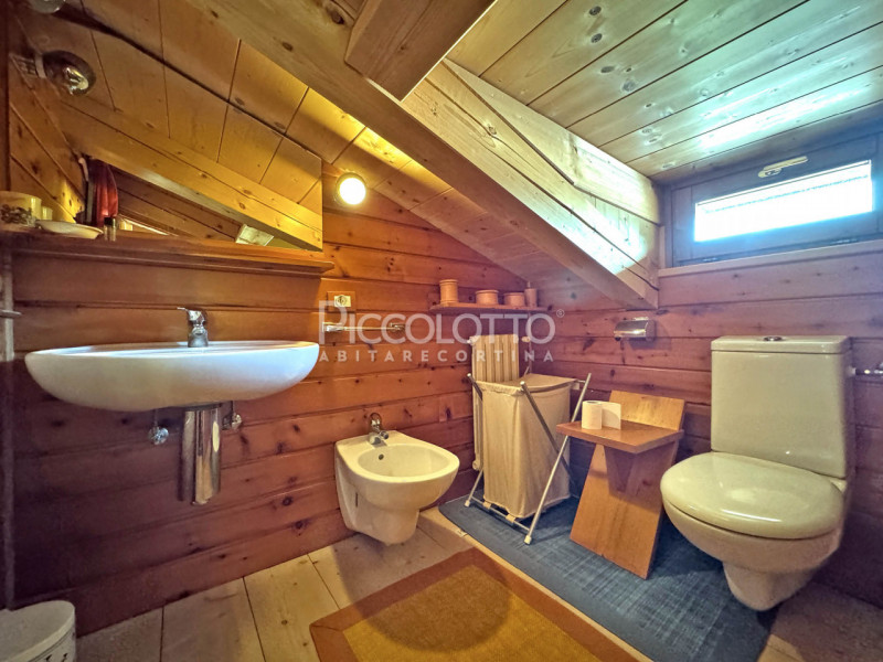 Rif. A5350 - Disponibile per la stagione invernale a Cortina d'Ampezzo, accogliente attico con so...