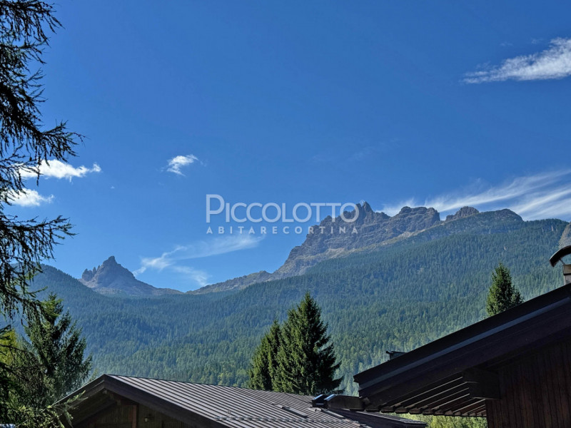 Rif. A5350 - Disponibile per la stagione invernale a Cortina d'Ampezzo, accogliente attico con so...