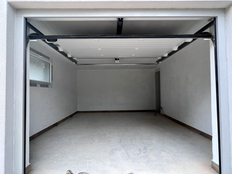 Proponiamo in vendita in “Centro Storico” a Piove di Sacco, a 300 m dal Duomo e più precisamente ...