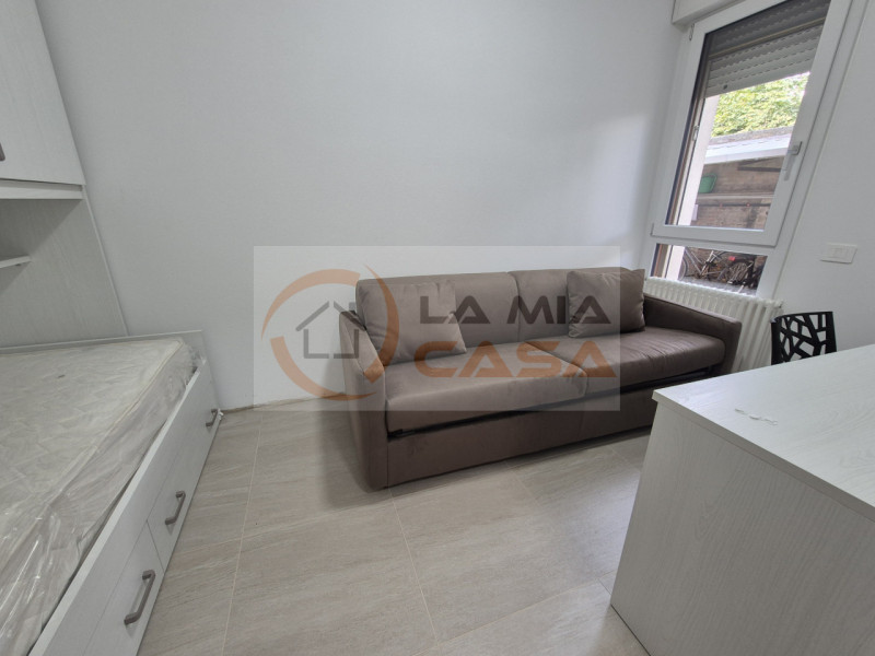PADOVA - Zona ospedale. Mini appartamento di circa 30 mq. costituito da zona giorno con angolo co...