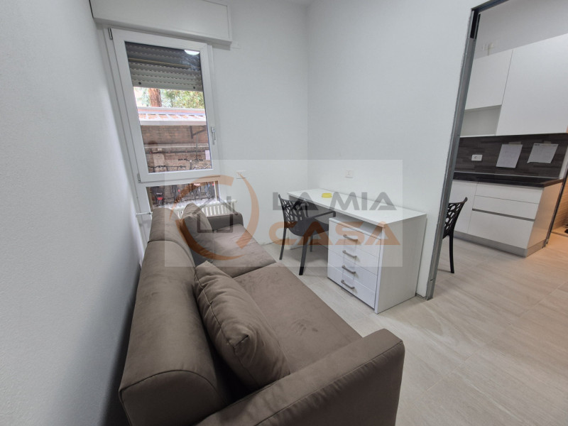 PADOVA - Zona ospedale. Mini appartamento di circa 30 mq. costituito da zona giorno con angolo co...