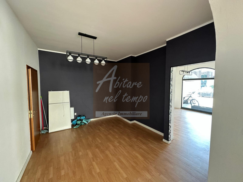 CITTADELLA  (PD)

Proponiamo in locazione un bellissimo negozio multi vetrina sito nei pressi del...