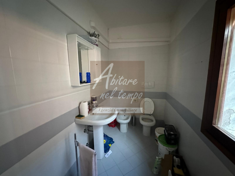 CITTADELLA  (PD)

Proponiamo in locazione un bellissimo negozio multi vetrina sito nei pressi del...