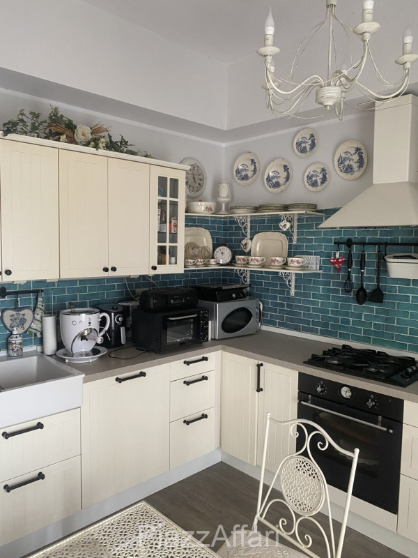 In centro storico a Piove di Sacco proponiamo in vendita appartamento libero su 3 lati, al second...