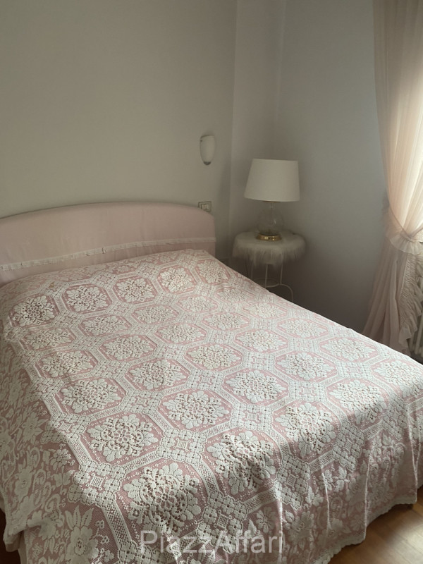 In centro storico a Piove di Sacco proponiamo in vendita appartamento libero su 3 lati, al second...