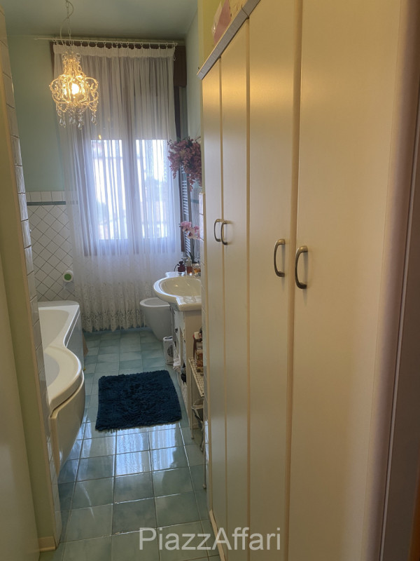 In centro storico a Piove di Sacco proponiamo in vendita appartamento libero su 3 lati, al second...