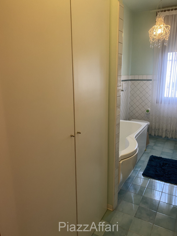 In centro storico a Piove di Sacco proponiamo in vendita appartamento libero su 3 lati, al second...