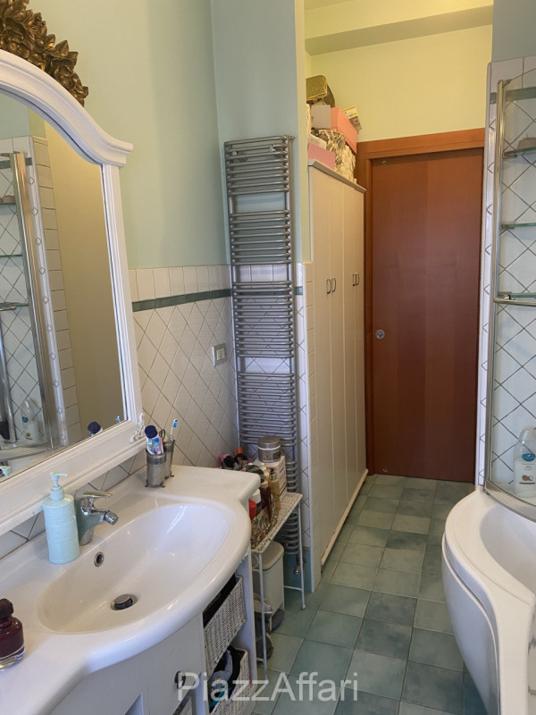 In centro storico a Piove di Sacco proponiamo in vendita appartamento libero su 3 lati, al second...