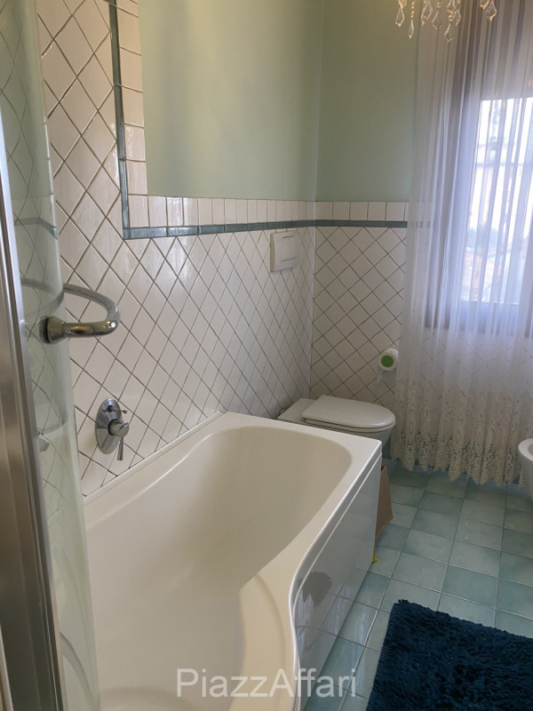 In centro storico a Piove di Sacco proponiamo in vendita appartamento libero su 3 lati, al second...