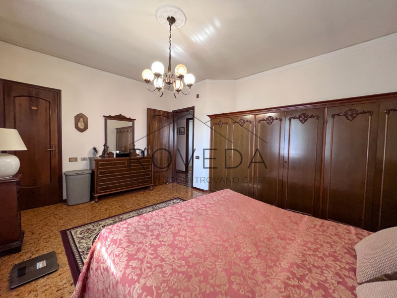 DOSSON DI CASIER

RIFERIMENTO: CR7

L'agenzia Roveda Immobiliare ha il piacere di presentarvi, in...