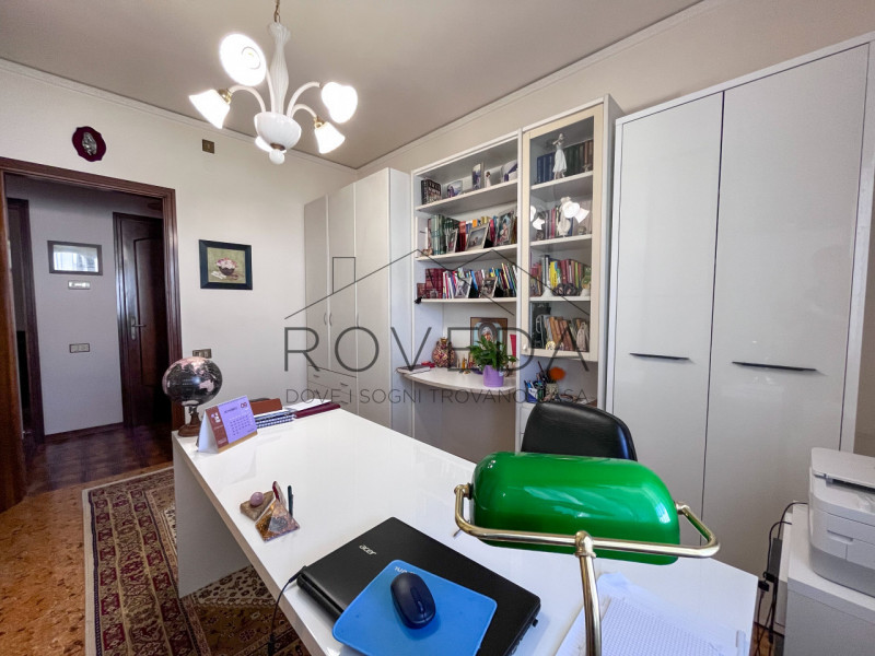 DOSSON DI CASIER

RIFERIMENTO: CR7

L'agenzia Roveda Immobiliare ha il piacere di presentarvi, in...