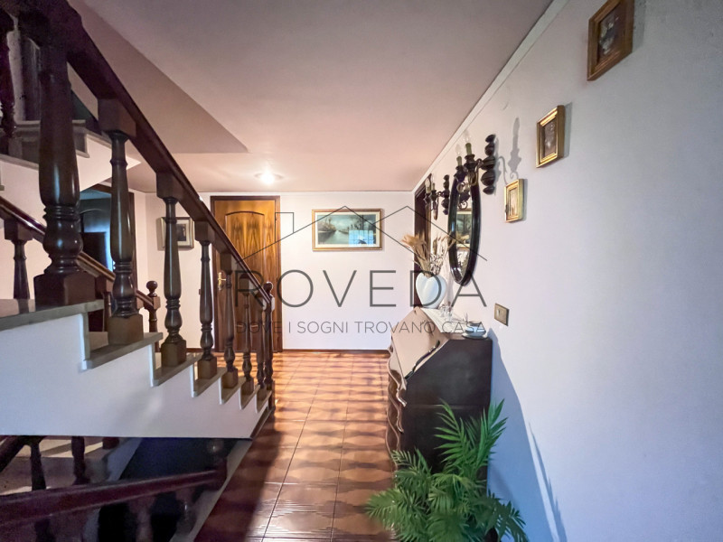 DOSSON DI CASIER

RIFERIMENTO: CR7

L'agenzia Roveda Immobiliare ha il piacere di presentarvi, in...