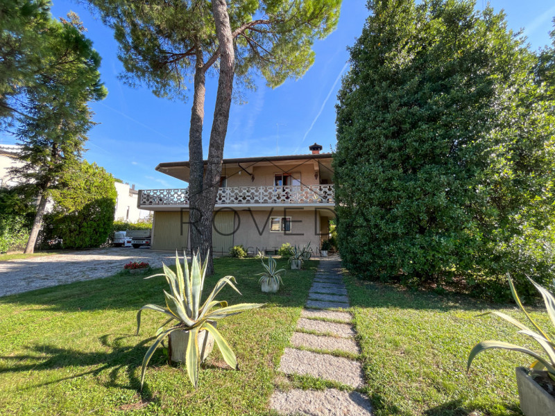 DOSSON DI CASIER

RIFERIMENTO: CR7

L'agenzia Roveda Immobiliare ha il piacere di presentarvi, in...