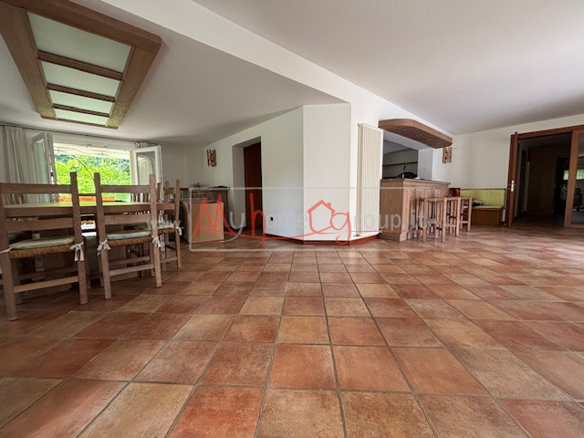 SELVAZZANO - (Rif. AFF645-s) -  AFFITTASI  VILLA CON PARCO - Circondata da un parco di circa 9.00...