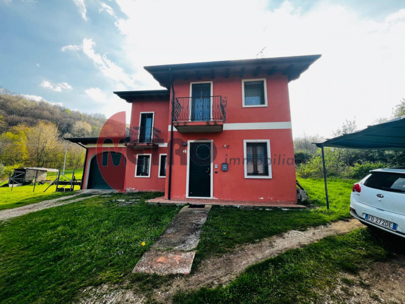 Casa singola in vendita – Contrada Gobbi Alti, Cornedo Vicentino
 In esclusiva da Metro Immobilia...