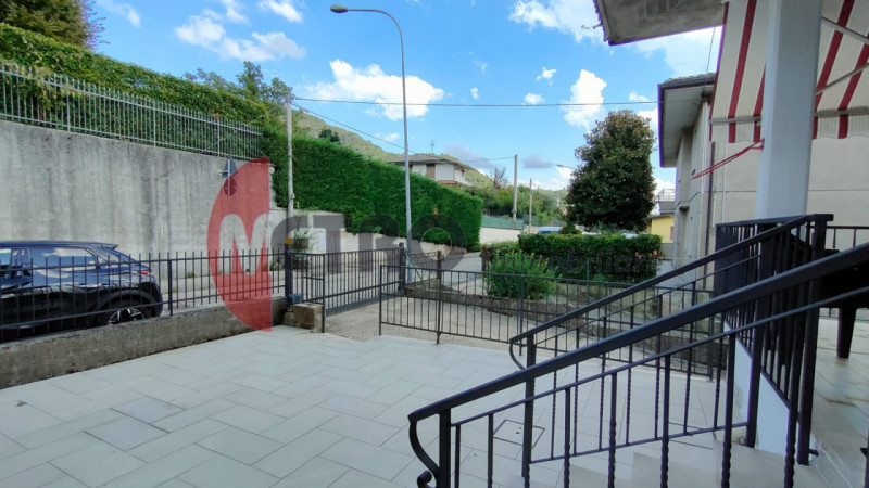 Porzione al piano terra di bifamiliare sovrapposta in vendita – Cornedo Vicentino
In una delle zo...