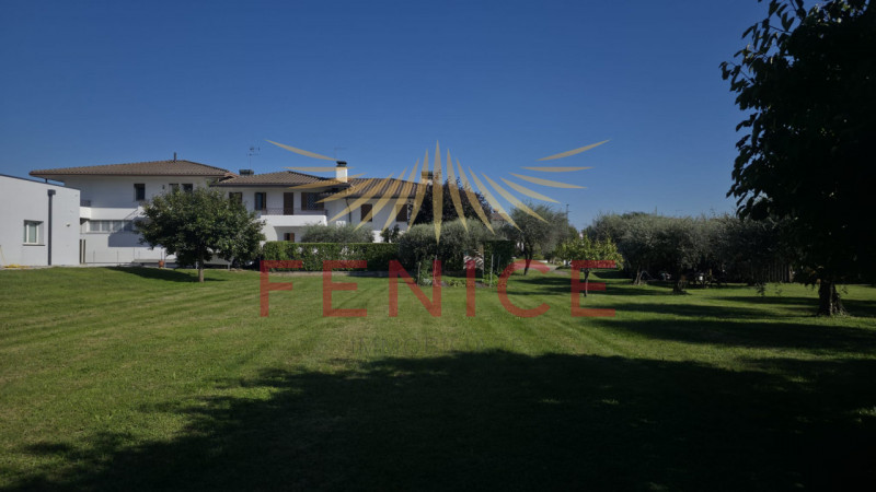 Terreno edificabile ideale per famiglie – 1.680 m², possibilità edificatoria di 415 m²

Sogni un ...