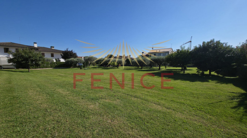 Terreno edificabile ideale per famiglie – 1.680 m², possibilità edificatoria di 415 m²

Sogni un ...