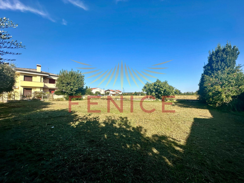 Sogni un luogo in cui far fiorire i desideri di una vita serena per la tua famiglia? In un angolo...