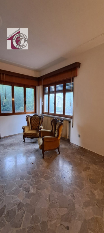 Vendesi VILLAFRANCA PADOVANA CENTRO villa singola con giardino privato di oltre 1500 mq. piantuma...